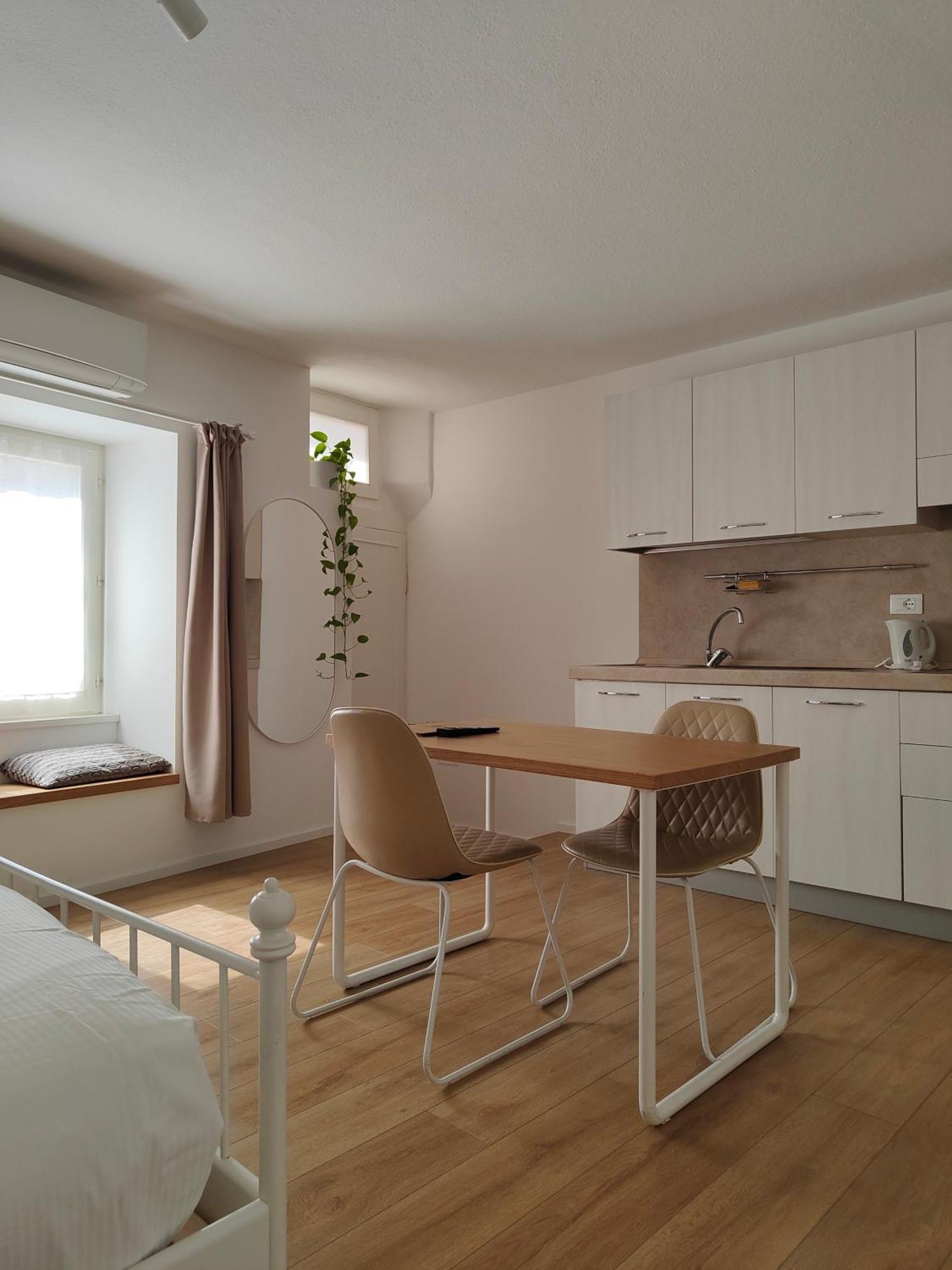 Borgo Di Ponte Holiday Apartments & Rooms ชิวีดาเล เดล ฟรีอูลี ภายนอก รูปภาพ